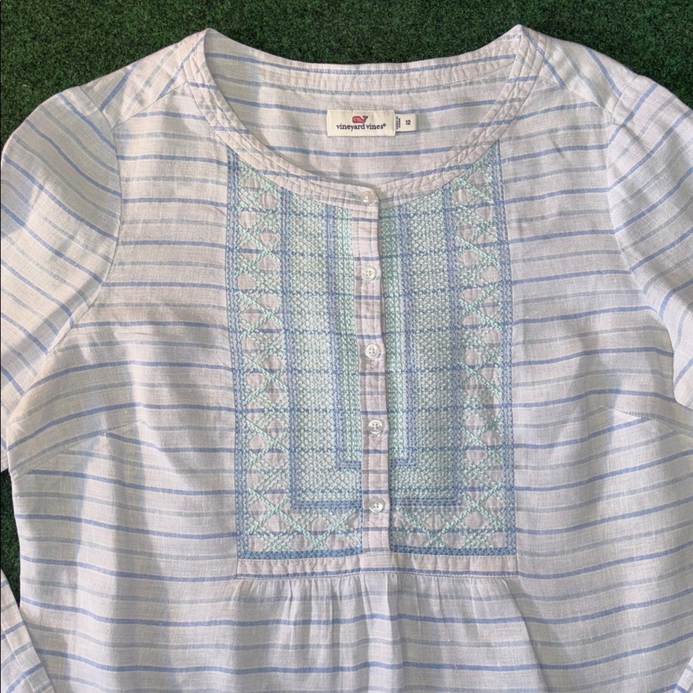 Vineyard Vines White and Light Blue Embroidered Popover Blouse - Picture 2 of 10